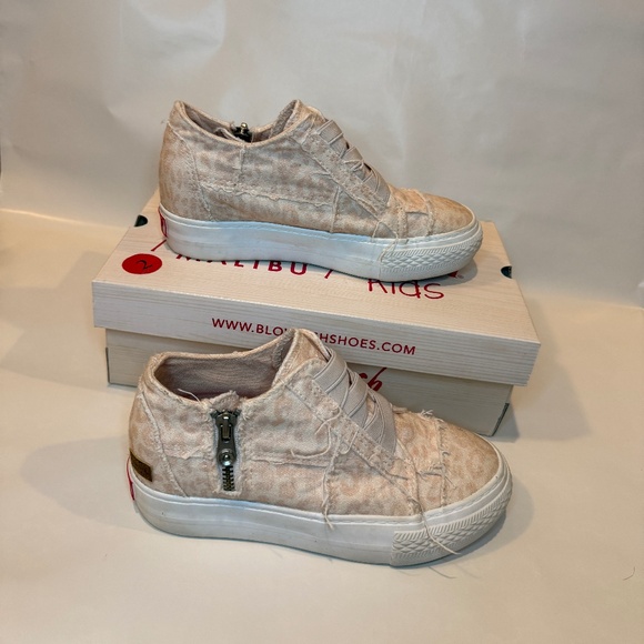 Blowfish Blush Low Top Canvas Sneakers – Size 2 - Picture 1 of 3